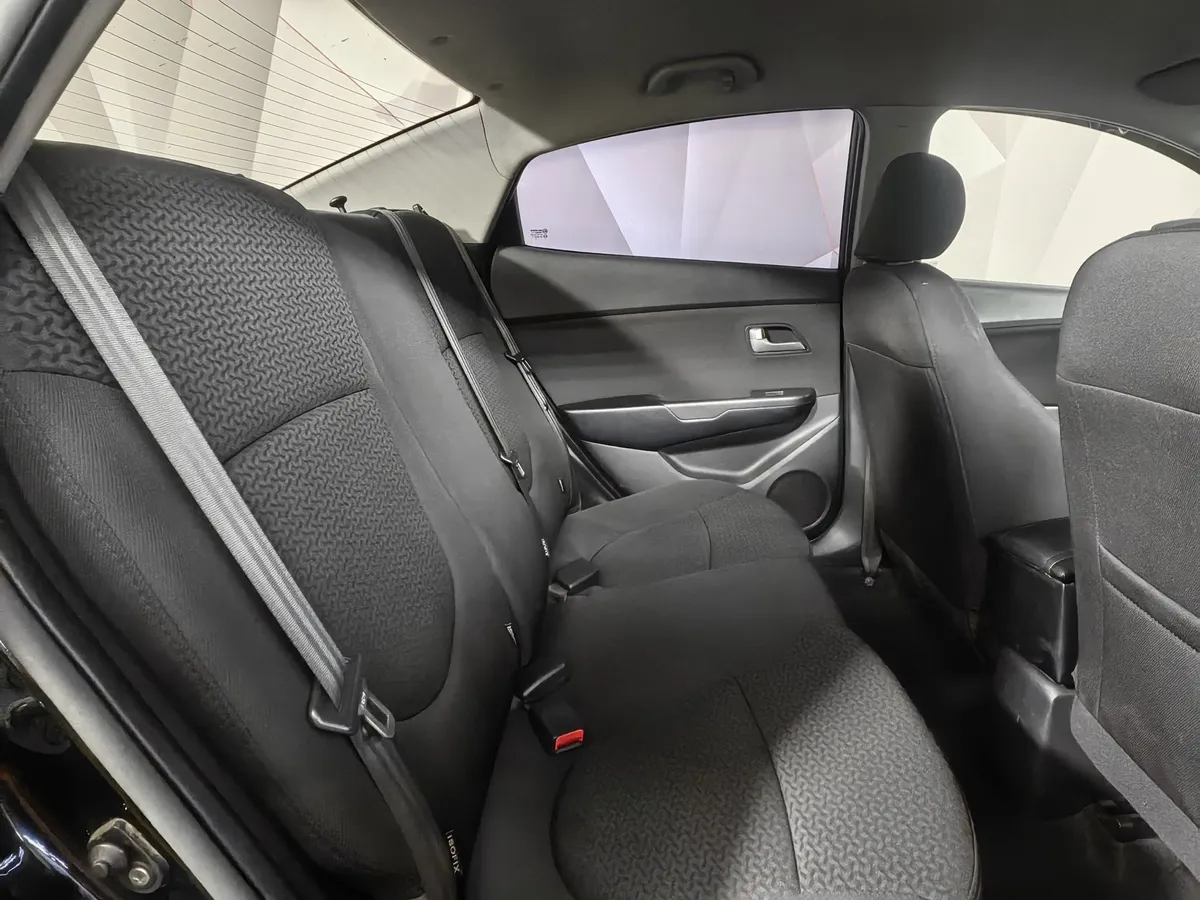 Kia Rio 1.4 MT (107 л.с.) Comfort Черный в АВИЛОН. Слайд №14