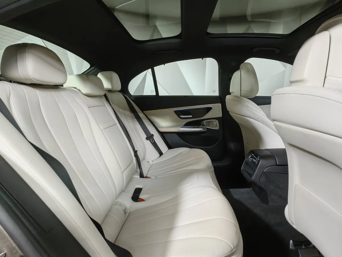 Mercedes-Benz E-Класс E 220 d 4MATIC (197 л.с.) Коричневый в АВИЛОН. Слайд №16