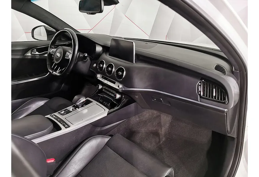 АВИЛОН - Kia Stinger 2.0 AT (247 л.с.) Comfort Белый - slide 8