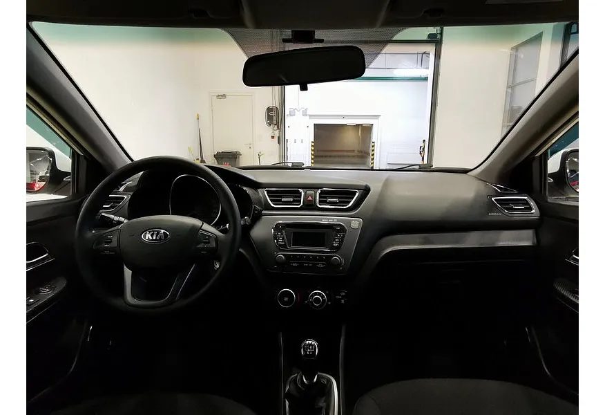 Kia Rio 1.6 AT (123 л.с.) Белый в АВИЛОН. Слайд №11