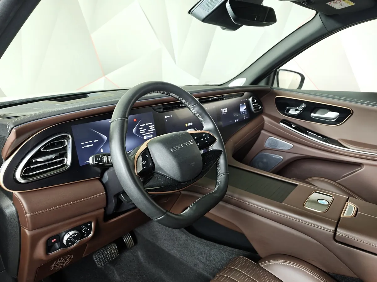 EXEED VX 2.0 AT AWD (249 л.с.) 6 мест Prestige Белый в АВИЛОН. Слайд №18
