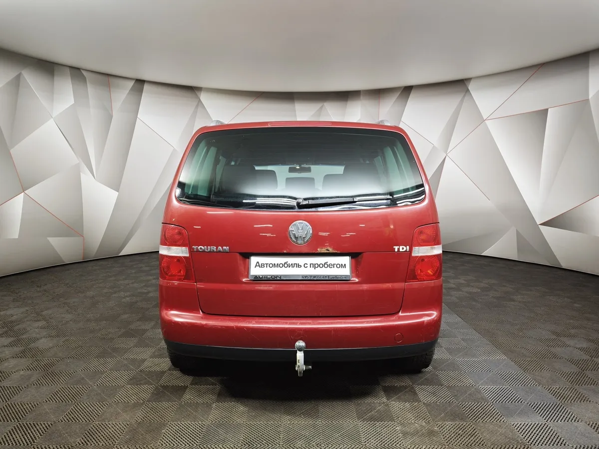 Volkswagen Touran 1.9 TDI AT (100 л.с.) Conceptline Красный в АВИЛОН. Слайд №8