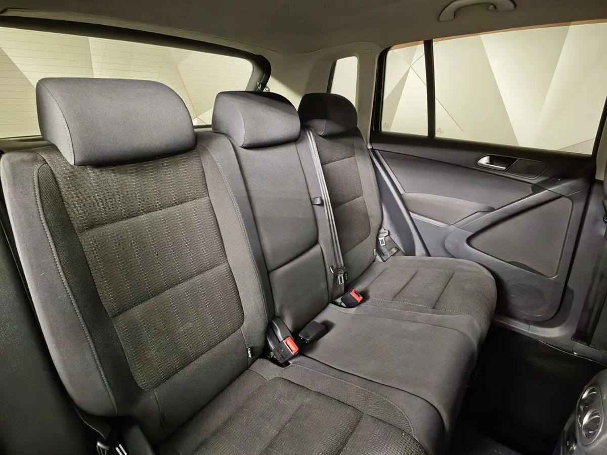 Volkswagen Tiguan 1.4 TSI BlueMotion DSG (150 л.с.) Sport&Style Синий в АВИЛОН. Слайд №17