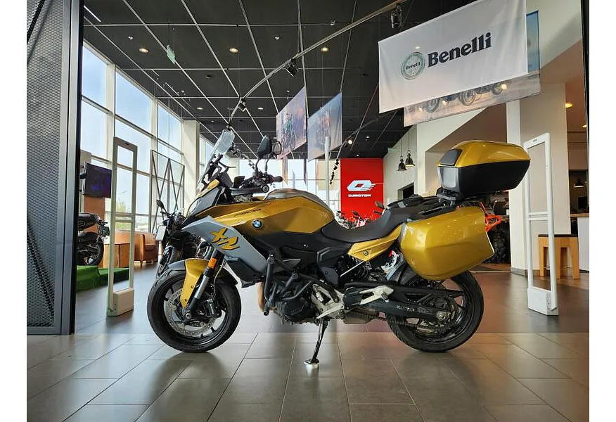 LIVE. Слайд №3