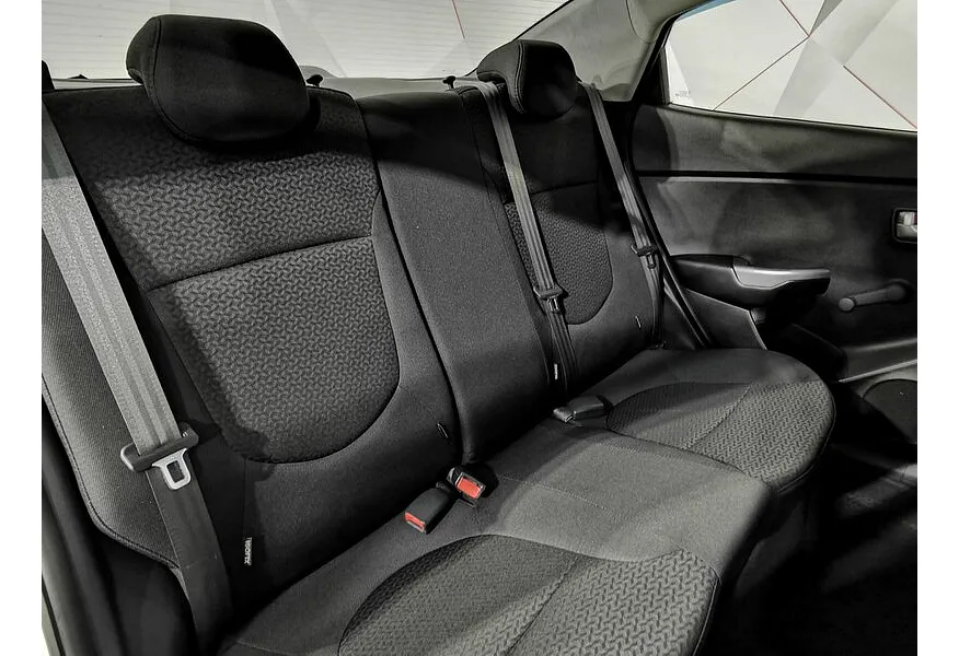 Kia Rio 1.4 AT (107 л.с.) Серебристый в АВИЛОН. Слайд №14