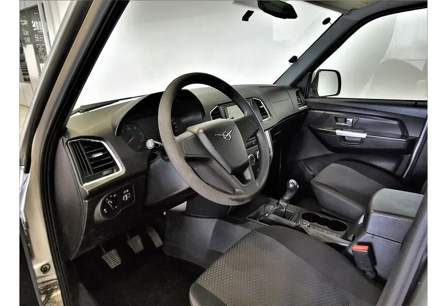 УАЗ Patriot 2.7 MT (135 л.с.) Серебристый в АВИЛОН. Слайд №19