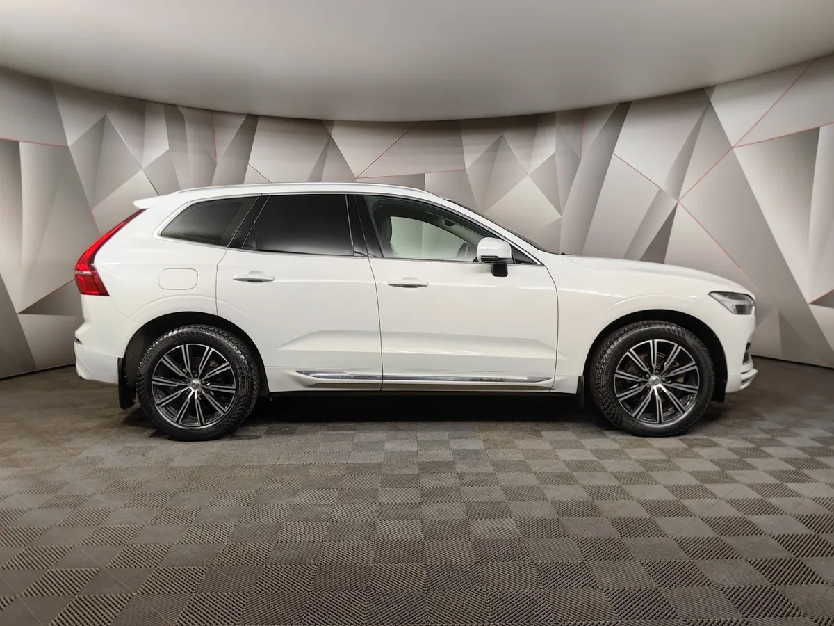 Volvo XC60 2.0 T5 AT AWD (249 л.с.) Momentum Белый в АВИЛОН. Слайд №6