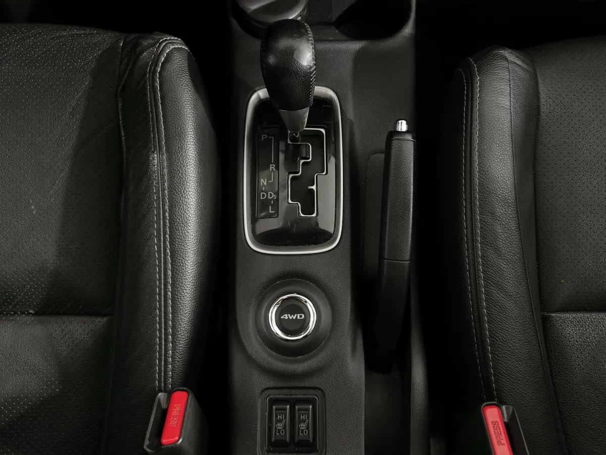 Mitsubishi Outlander 2.0 MIVEC CVT 4WD (146 л.с.) Invite Черный в АВИЛОН. Слайд №21