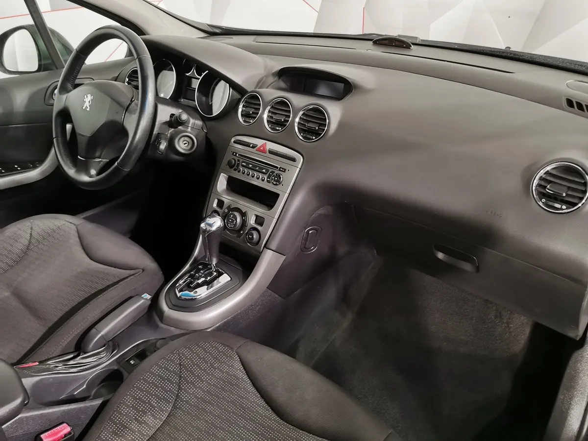 Peugeot 308 1.6 VTi AT (120 л.с.) Черный в АВИЛОН. Слайд №12