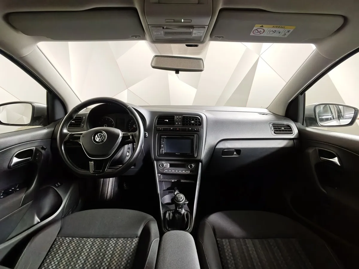 Volkswagen Polo 1.6 MT (105 л.с.) Trendline Серебристый в АВИЛОН. Слайд №13