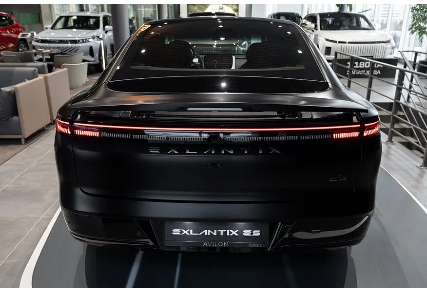 EXEED Exlantix ES 1.5 DHT 4WD (469 л.с.) REEV Sport Черный в АВИЛОН. Слайд №5