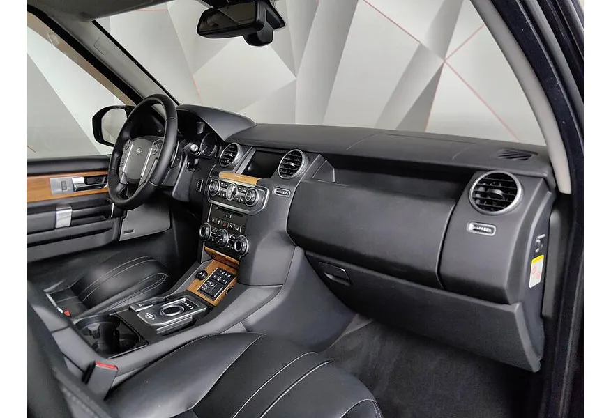 Land Rover Discovery 3.0 SDV6 AT 4WD (249 л.с.) Graphite LE Черный в АВИЛОН. Слайд №13