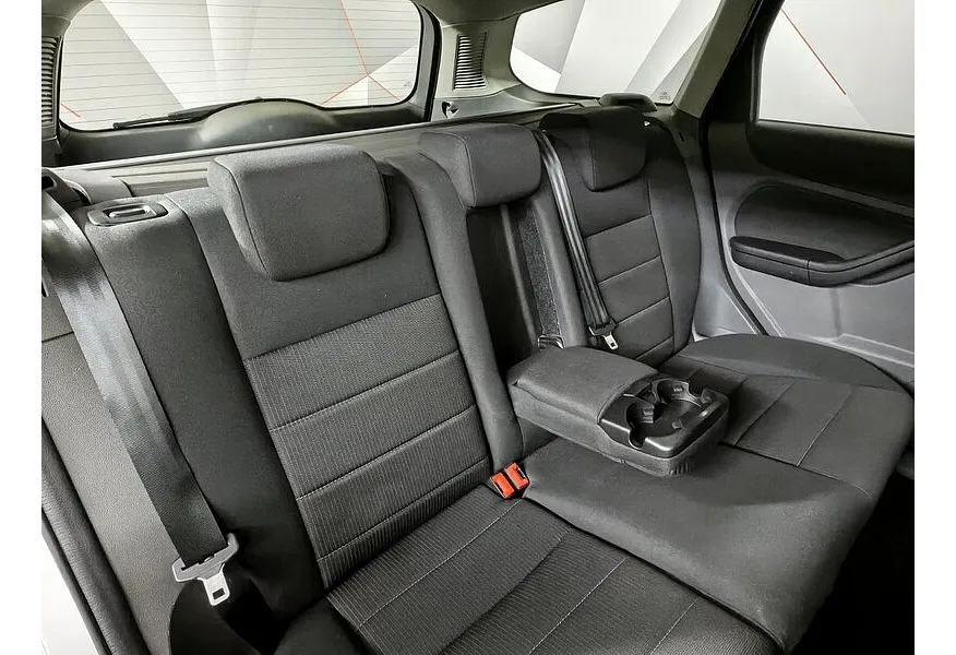 Ford Focus 1.8 TDCi MT (116 л.с.) Trend Серебристый в АВИЛОН. Слайд №15