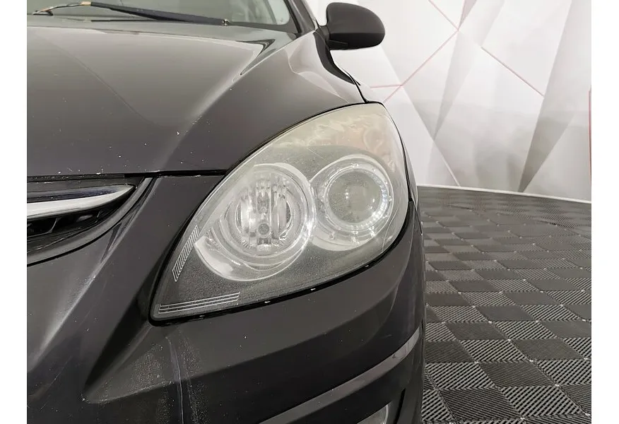 Hyundai i30 1.6 MT (122 л.с.) Черный в АВИЛОН. Слайд №10