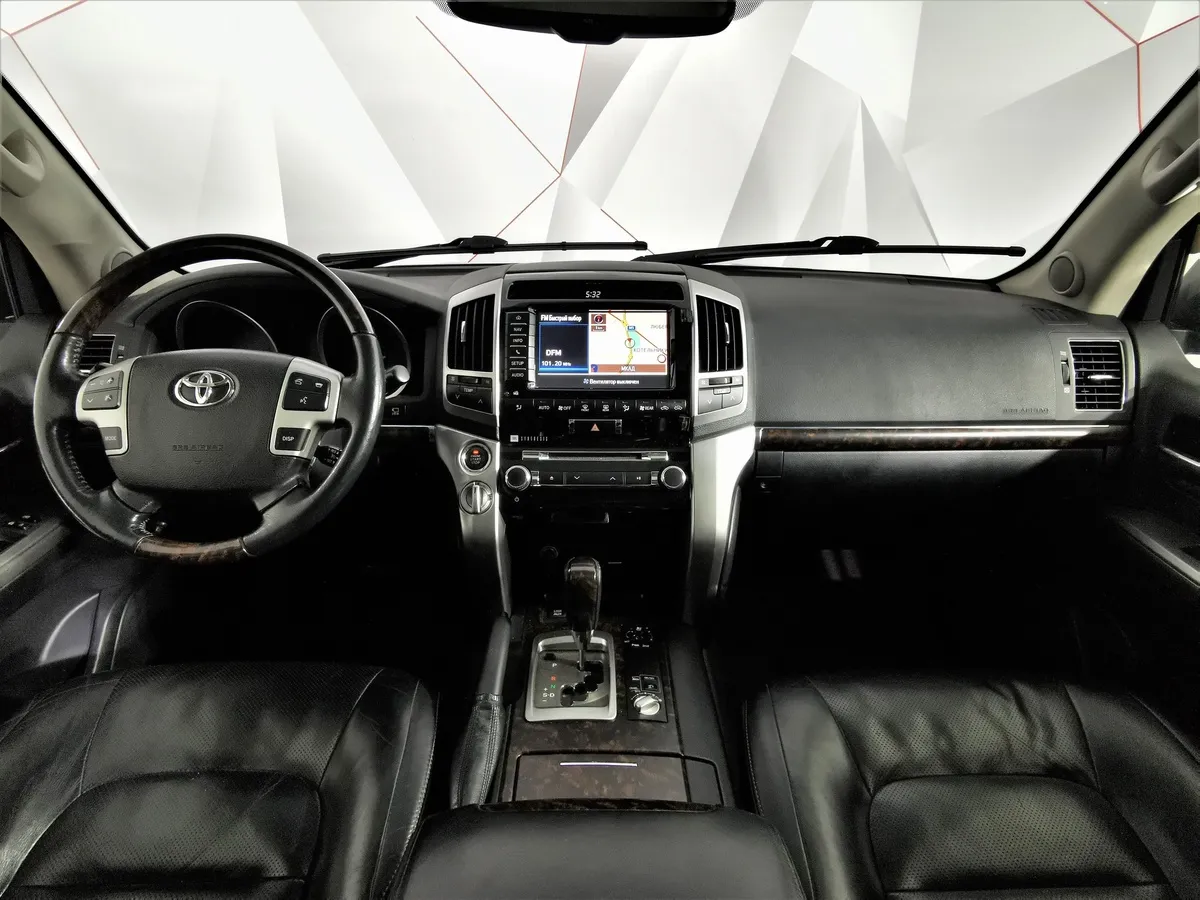Toyota Land Cruiser 4.5 Twin-Turbo D AT 4WD (5 мест) (235 л.с.) Престиж Черный в АВИЛОН. Слайд №13
