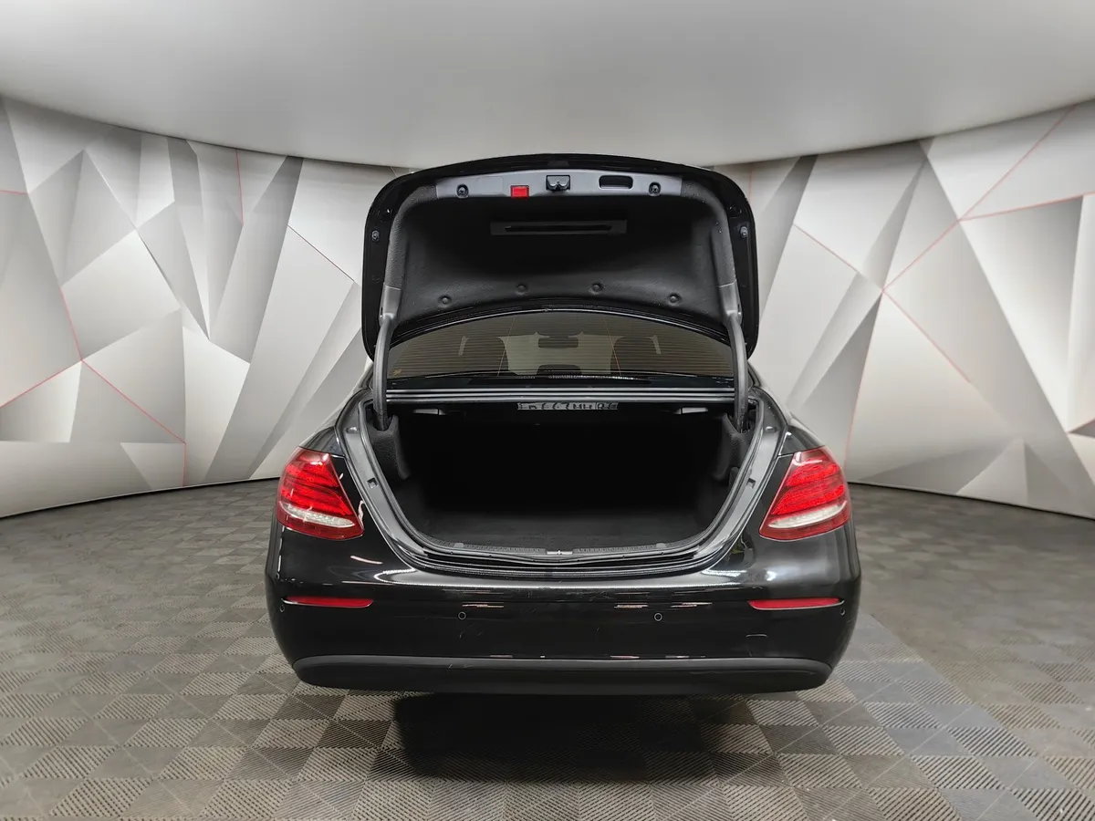 Mercedes-Benz E-Класс E 200 d 9G-TRONIC (150 л.с.) Premium Черный в АВИЛОН. Слайд №11