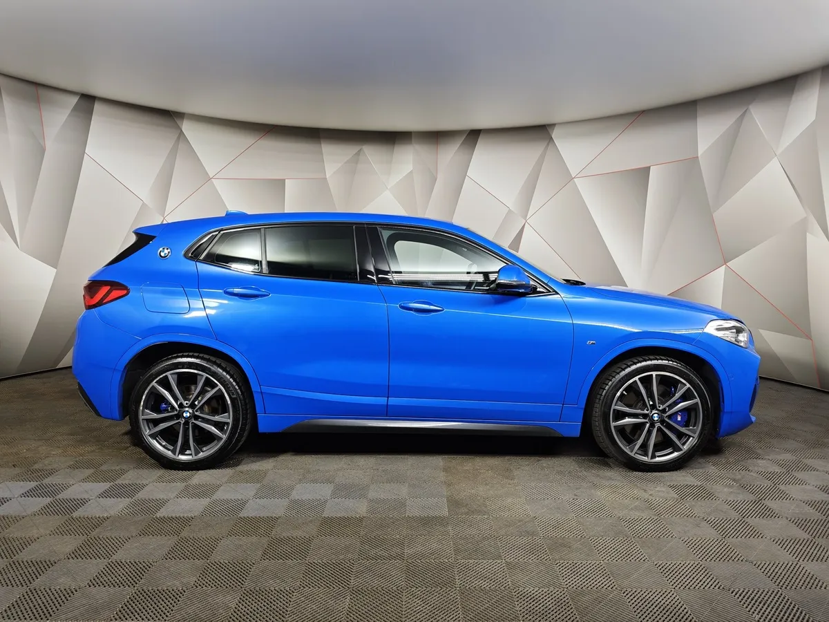 BMW X2 20i xDrive AT (192 л.с.) M Sport Синий в АВИЛОН. Слайд №6