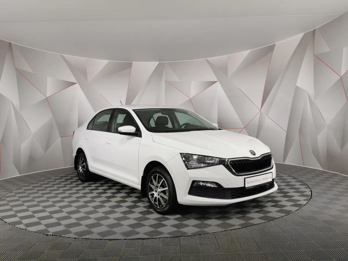 Skoda Rapid 1.6 AT (110 л.с.) Белый в АВИЛОН. Слайд №3
