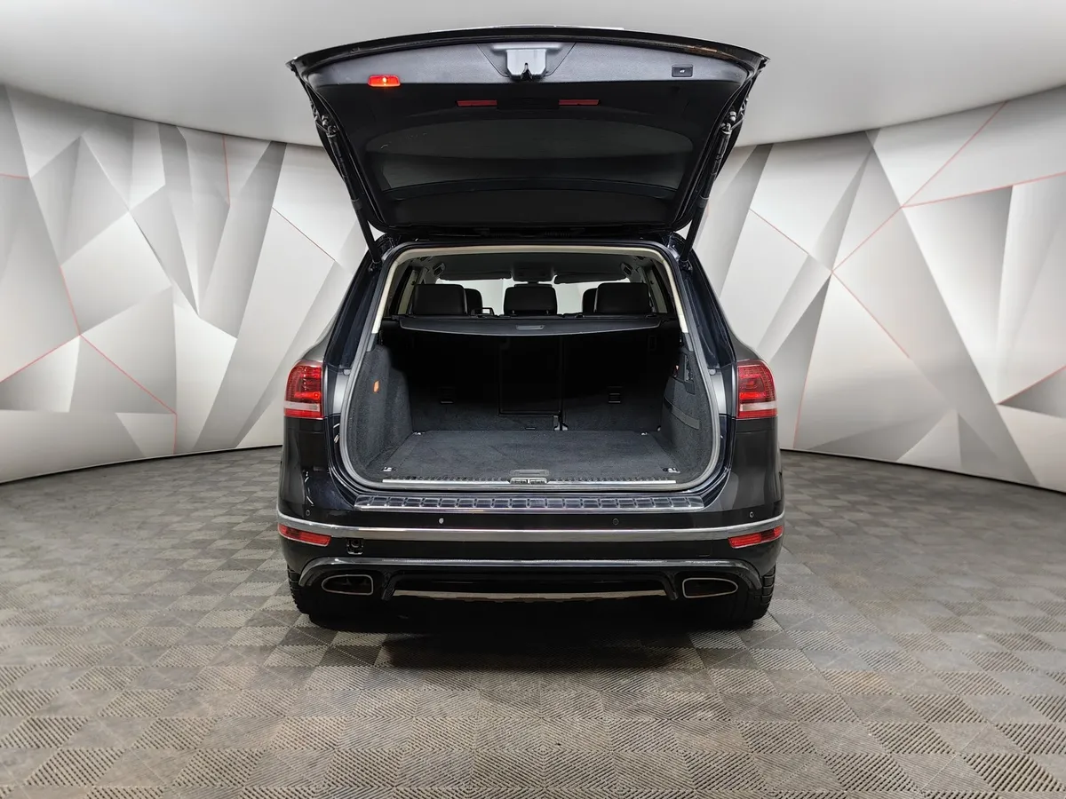 Volkswagen Touareg 3.0 TDI Tiptronic 4Motion (245 л.с.) Черный в АВИЛОН. Слайд №12