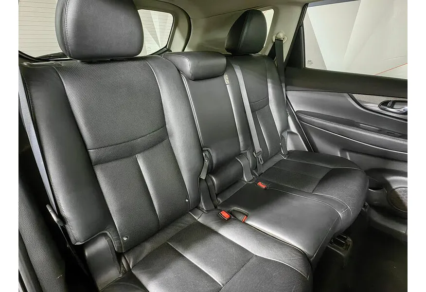 Nissan X-Trail 2.5 CVT AWD (171 л.с.) Черный в АВИЛОН. Слайд №17