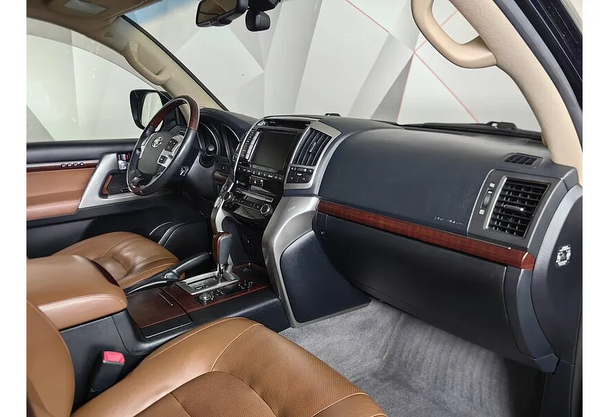 Toyota Land Cruiser 4.5 Twin-Turbo D AT 4WD (5 мест) (235 л.с.) Престиж Черный в АВИЛОН. Слайд №12