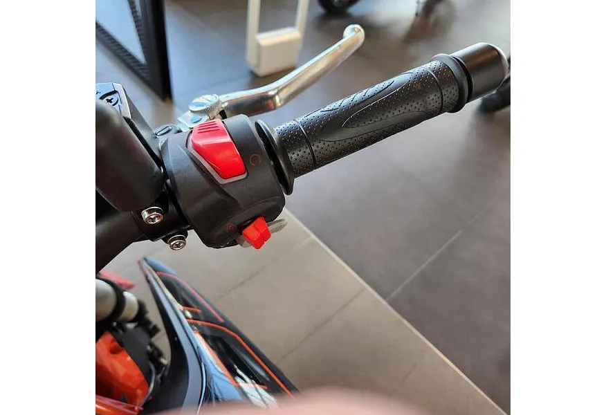 LIVE. Слайд №15