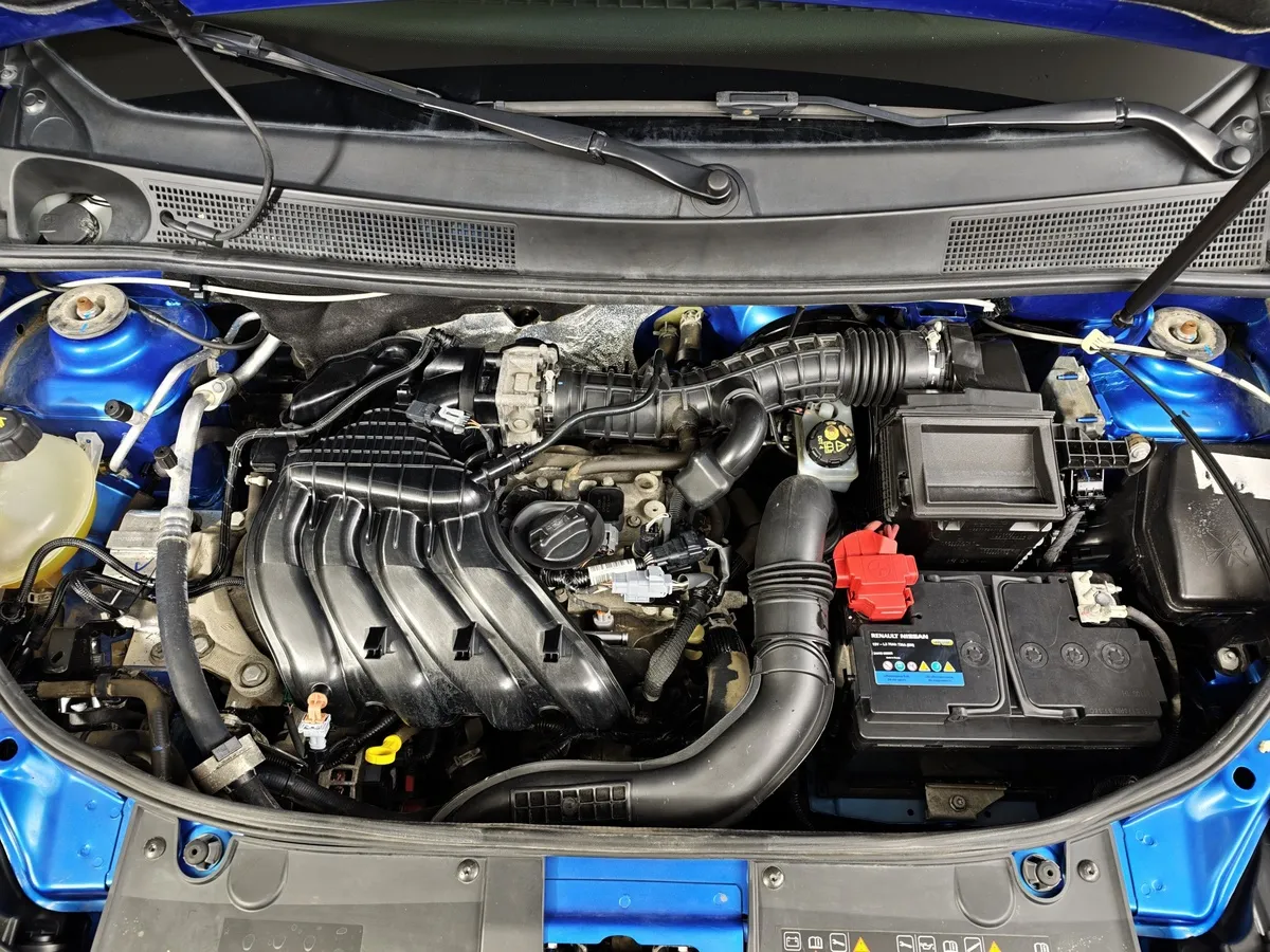 Renault Sandero 1.6 MT (113 л.с.) Stepway Drive Синий в АВИЛОН. Слайд №11