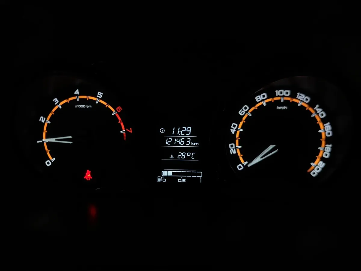 ВАЗ (Lada) Granta 1.6 MT 16кл (98 л.с.) Серый в АВИЛОН. Слайд №17
