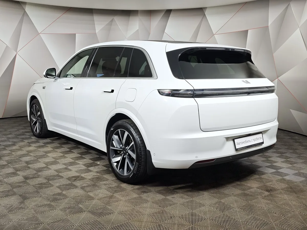 Li Auto L7 1.5 AT 4WD (449 л.с.) Pro Белый в АВИЛОН. Слайд №4