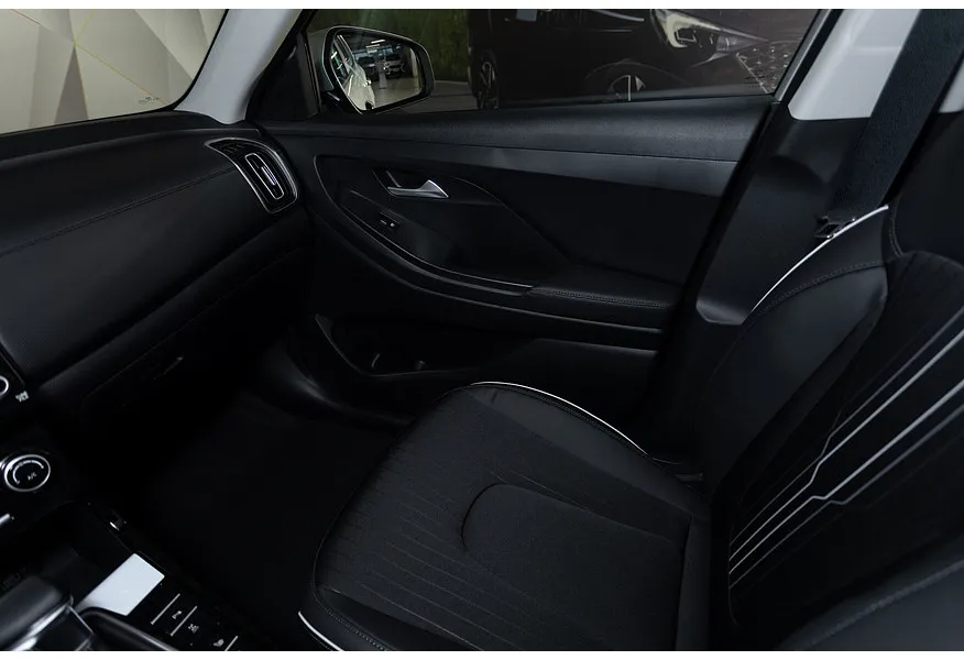 Solaris HC 2.0 AT 4WD (150 л.с.) Lifestyle + Advanced Серебристый в АВИЛОН. Слайд №6