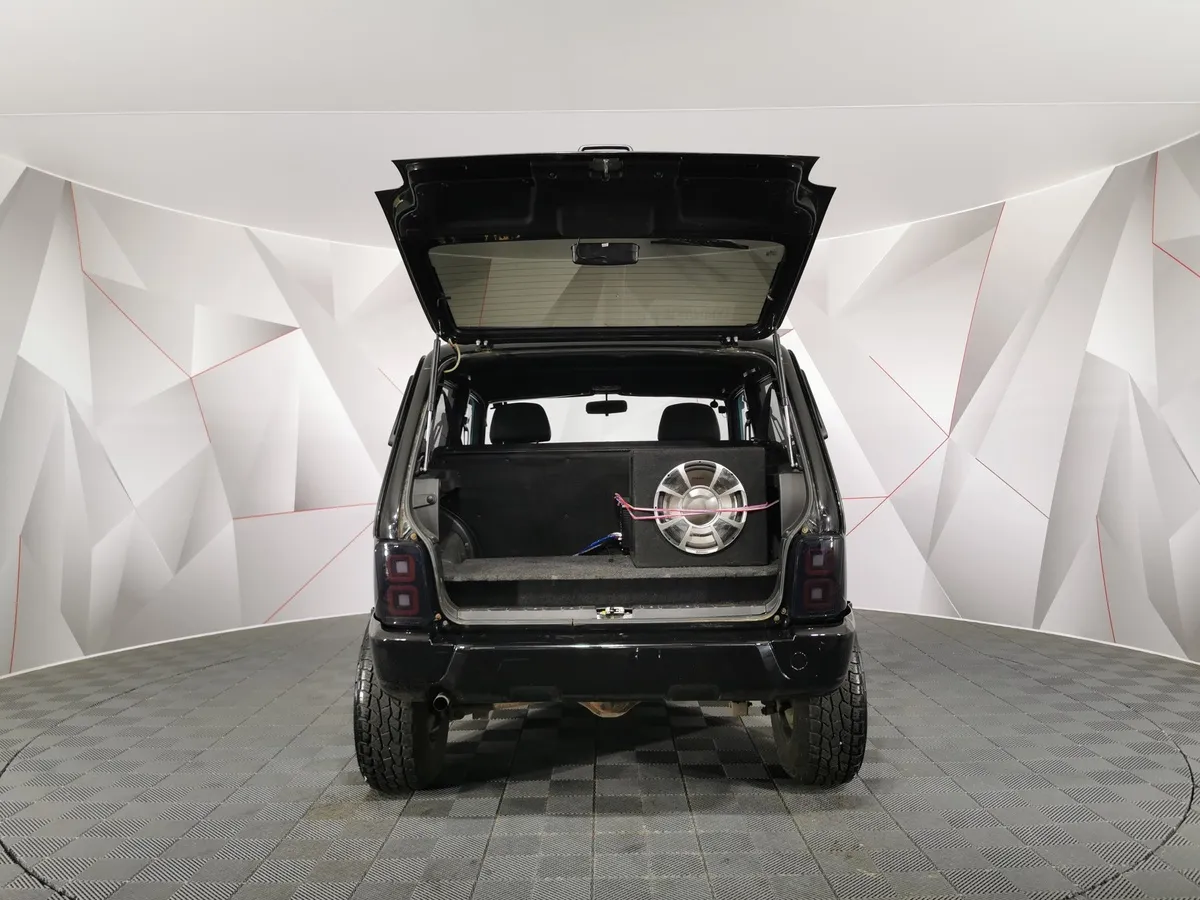 ВАЗ (Lada) 4x4 1.7 MT 8 кл. (Евро-4) (83 л.с.) Черный в АВИЛОН. Слайд №11