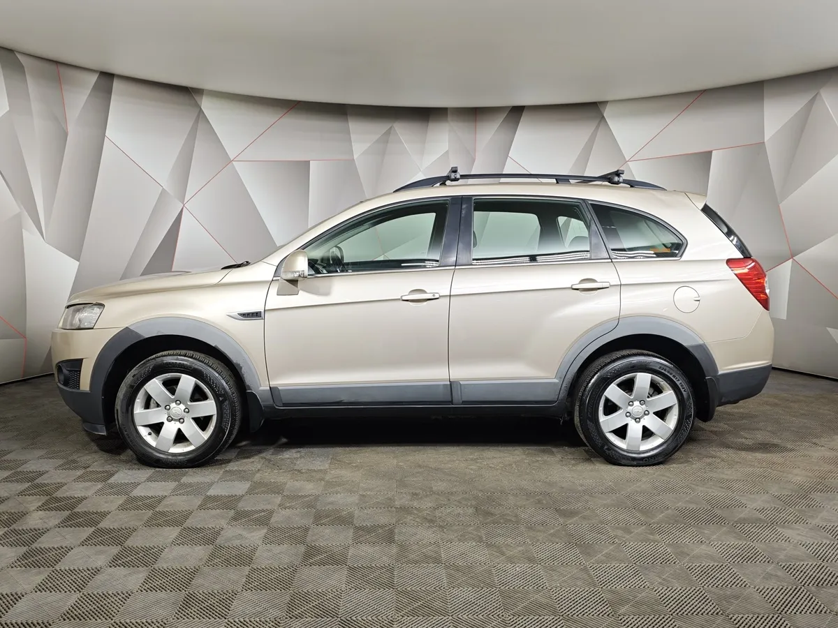 Chevrolet Captiva 2.4 AT (5 мест) (167 л.с.) LT Серебристый в АВИЛОН. Слайд №5