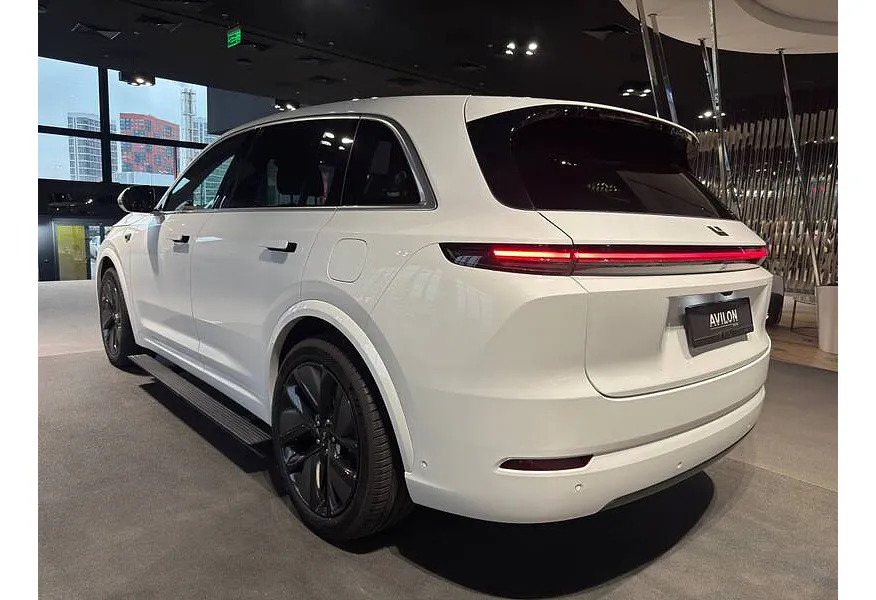 Li Auto L7 1.5 AT 4WD (449 л.с.) Ultra Белый в АВИЛОН. Слайд №4