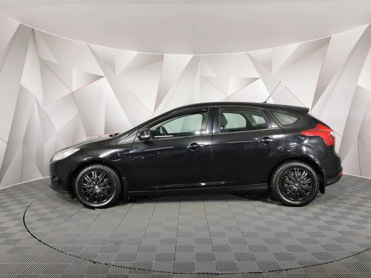 Ford Focus 1.6 PowerShift (105 л.с.) Trend Черный в АВИЛОН. Слайд №5
