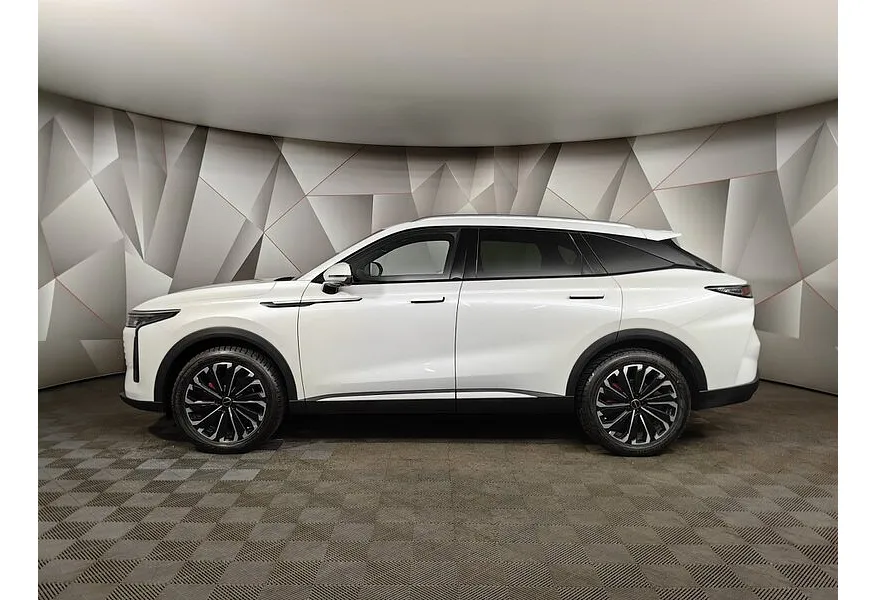 EXEED RX 2.0T DCT 4WD (249 л.с.) Platinum Белый в АВИЛОН. Слайд №5