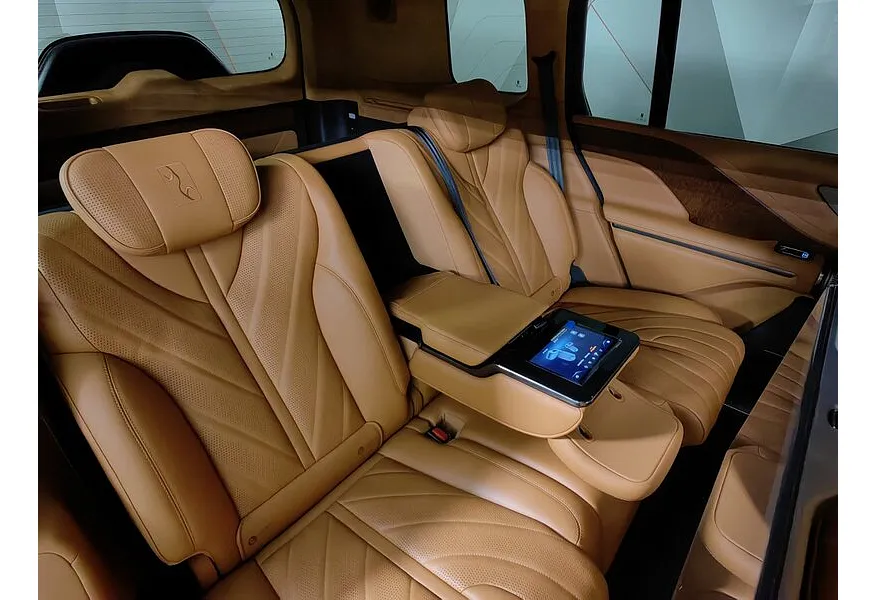 BYD Yangwang U8 2.0T PHEV AT AWD (1197 л.с.) Deluxe Edition Черный в АВИЛОН. Слайд №16