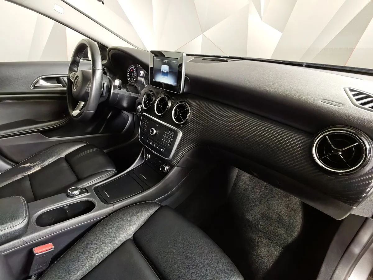 Mercedes-Benz GLA 200 7G-DCT (150 л.с.) Особая серия Серый в АВИЛОН. Слайд №13