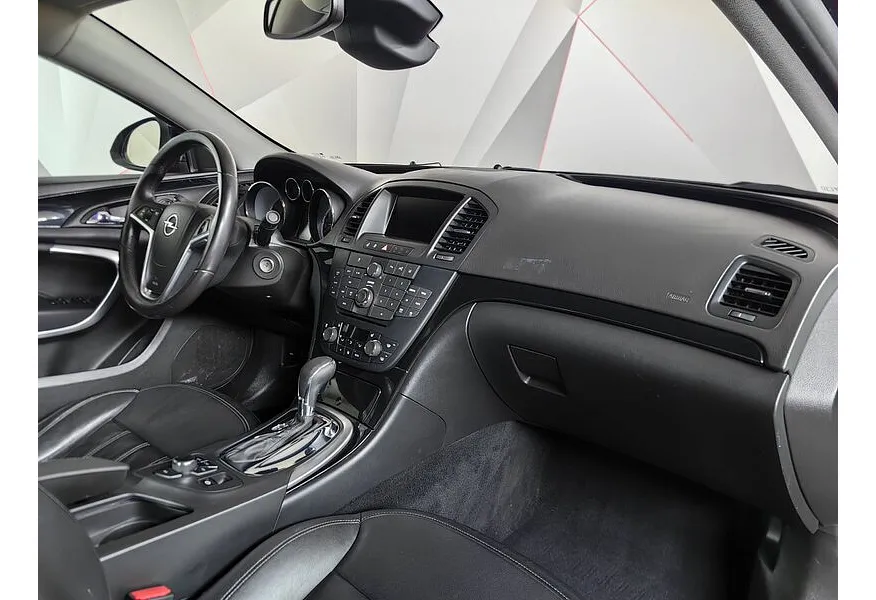 Opel Insignia 2.0 Turbo AT (220 л.с.) Фиолетовый в АВИЛОН. Слайд №13