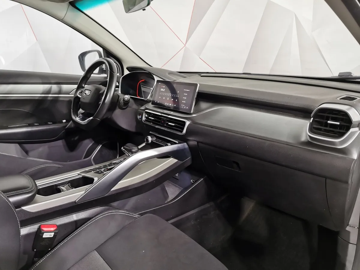 Geely Coolray 1.5T 7DCT 2WD (150 л.с.) Comfort Белый в АВИЛОН. Слайд №9