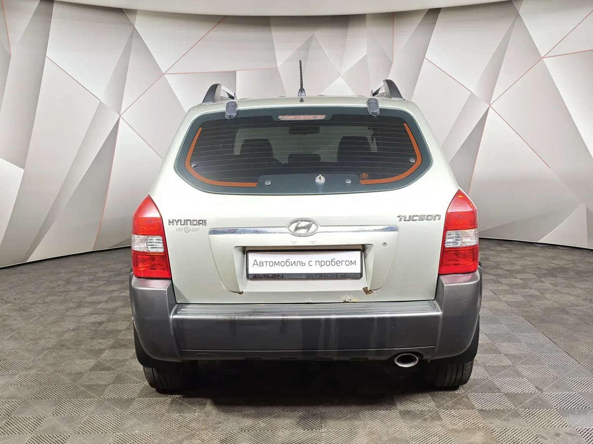 Hyundai Tucson 2.0 AT 4WD (142 л.с.) Серебристый в АВИЛОН. Слайд №8