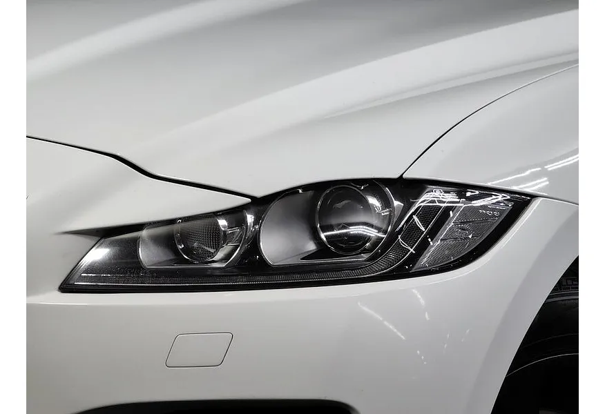 Jaguar F-Pace 2.0 TD AT AWD (240 л.с.) R-Sport Белый в АВИЛОН. Слайд №10