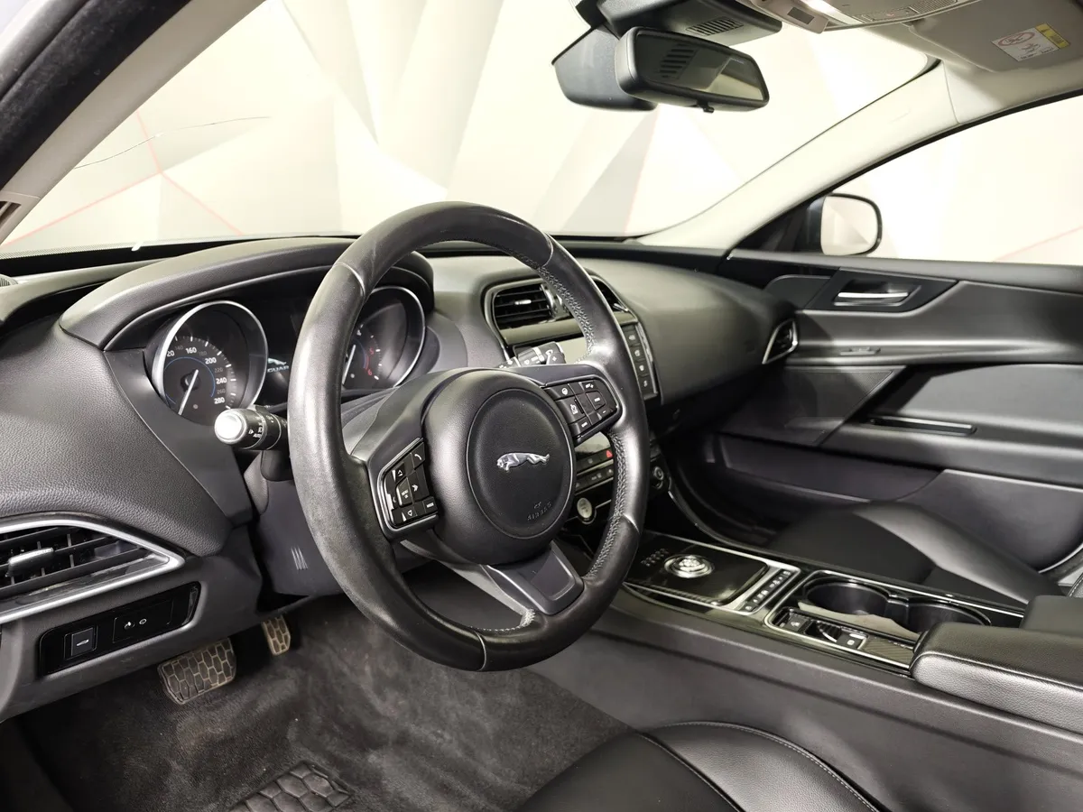 Jaguar XE 2.0 D AT (180 л.с.) Prestige Белый в АВИЛОН. Слайд №19
