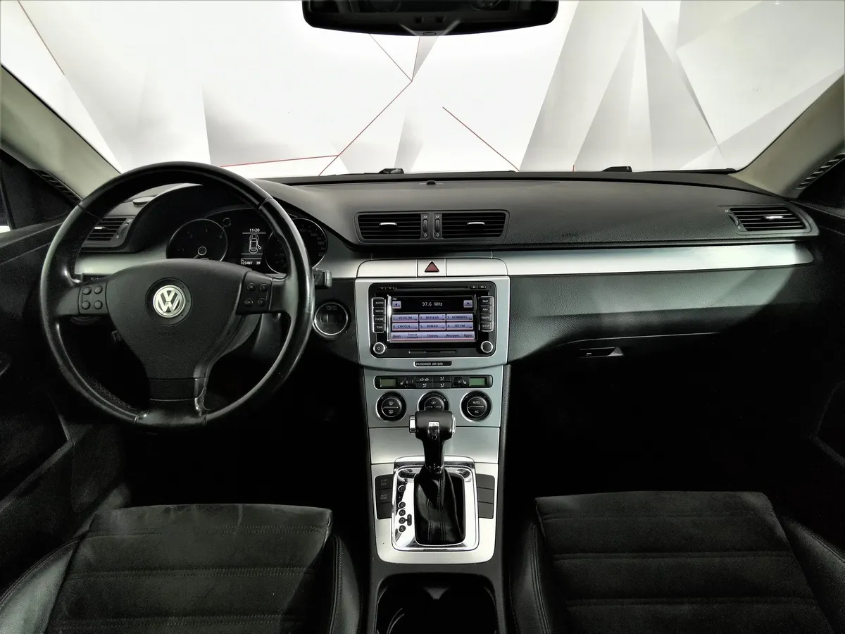 Volkswagen Passat 2.0 TDI DSG (140 л.с.) Черный в АВИЛОН. Слайд №12