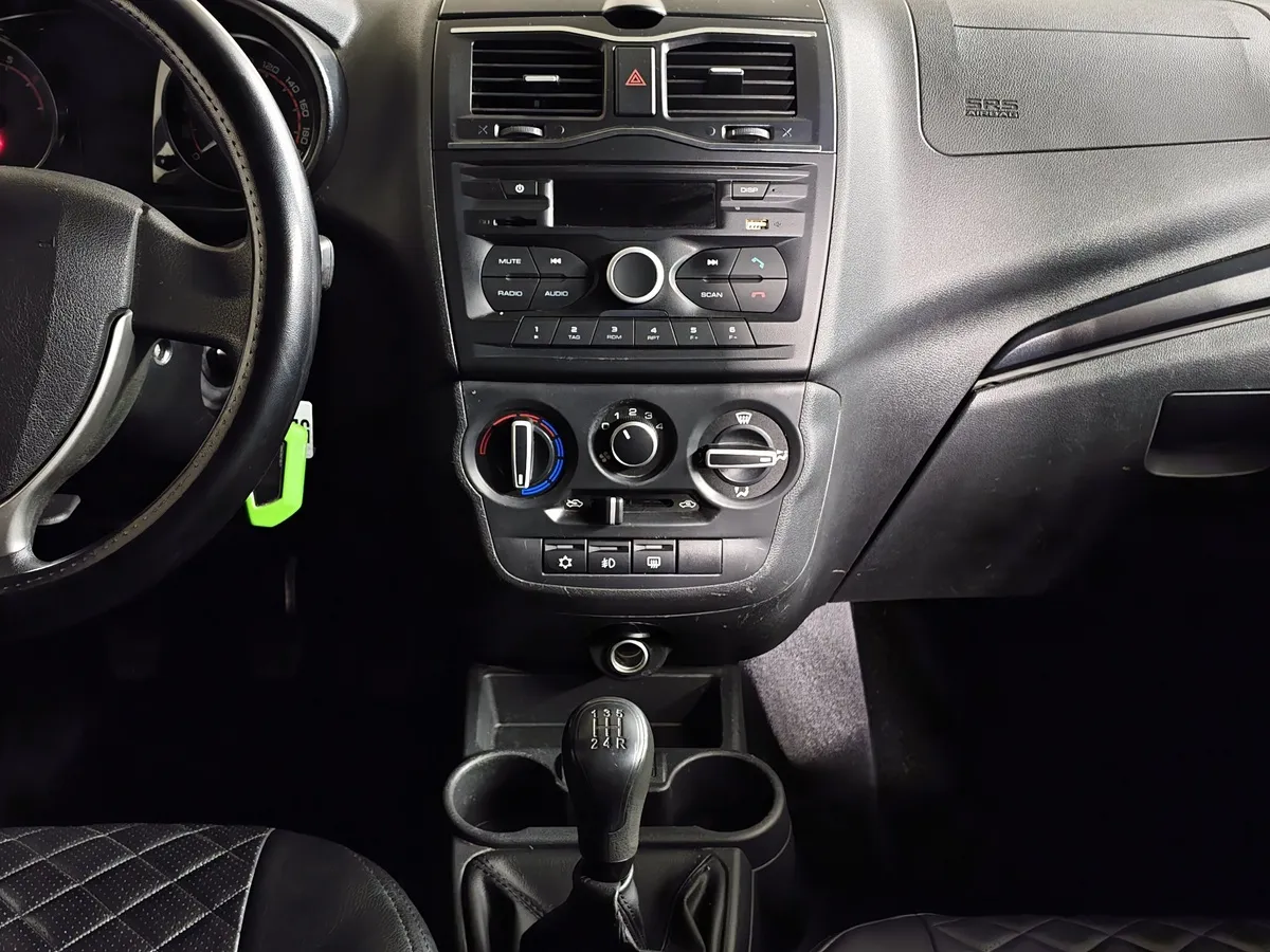 ВАЗ (Lada) Granta 1.6 MT (90 л.с.) Comfort Черный в АВИЛОН. Слайд №15