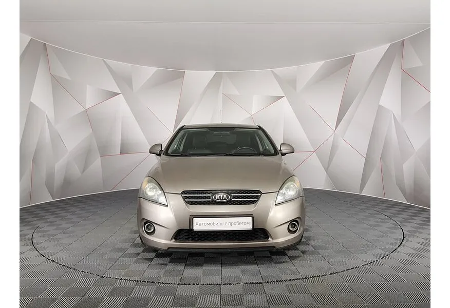 Kia Ceed 2.0 AT (143 л.с.) Бежевый в АВИЛОН. Слайд №7 Kia Ceed 2.0 AT (143 л.с.) Бежевый в АВИЛОН. Слайд №7