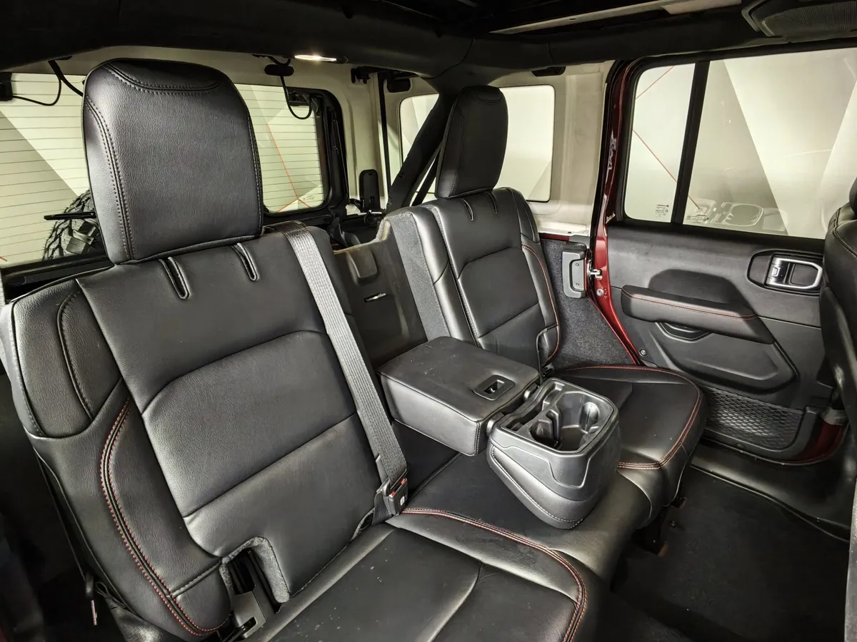 Jeep Wrangler 3.6 AT AWD (290 л.с.) Rubicon Красный в АВИЛОН. Слайд №17