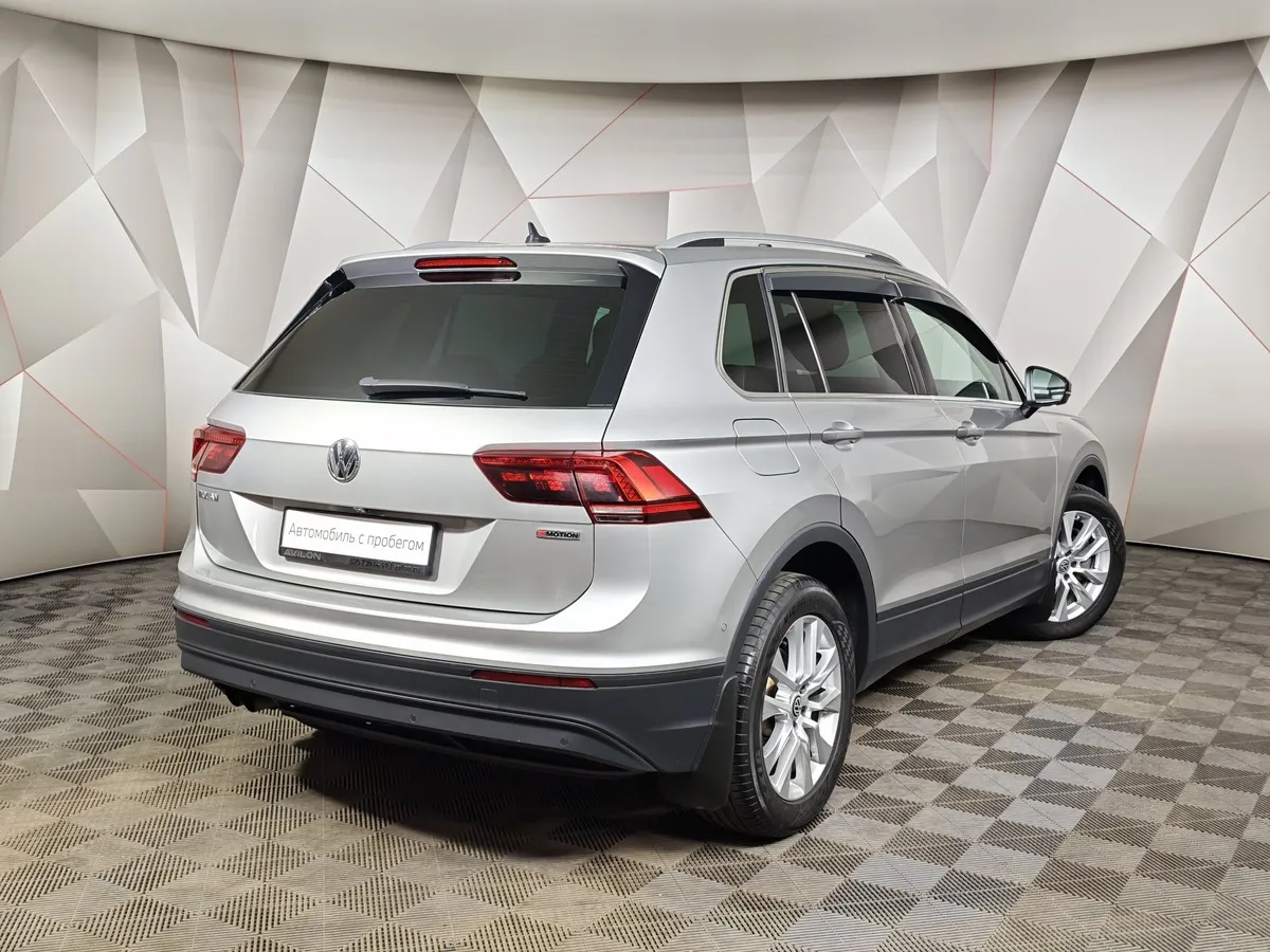 Volkswagen Tiguan 2.0 TSI 4Motion AT (180 л.с.) Respect Серебристый в АВИЛОН. Слайд №2