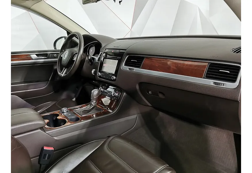 Volkswagen Touareg 3.0 TDI Tiptronic 4Motion (245 л.с.) Коричневый в АВИЛОН. Слайд №13