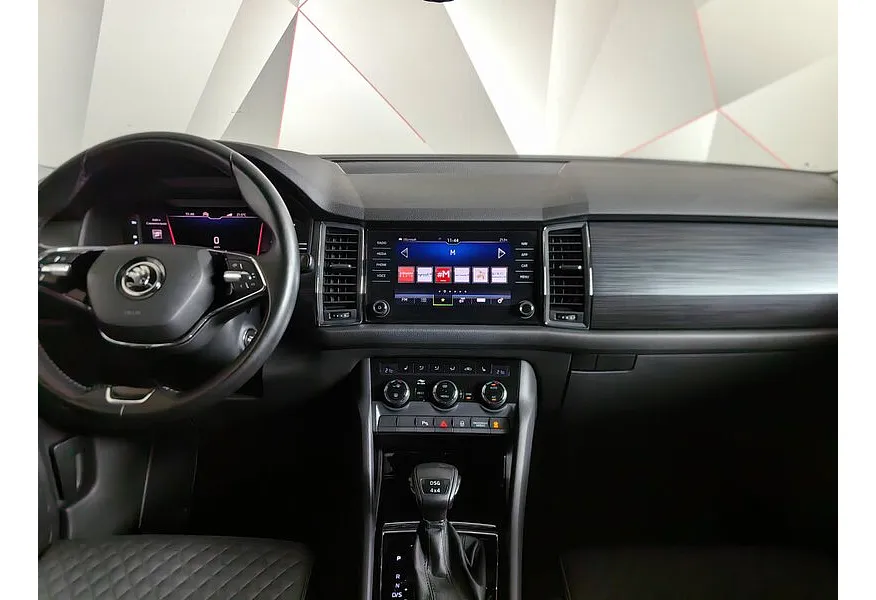 Skoda Kodiaq 2.0 TSI DSG 4X4 (180 л.с.) Черный в АВИЛОН. Слайд №15