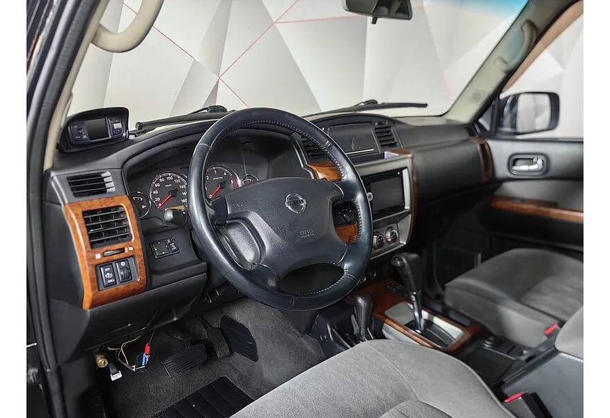 Nissan Patrol 3.0 Di AT (160 л.с.) Черный в АВИЛОН. Слайд №17
